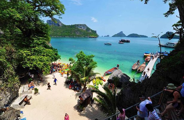Snorkel and Kayak Tour to Angthong Marine Park by Speedboat from Koh Samui