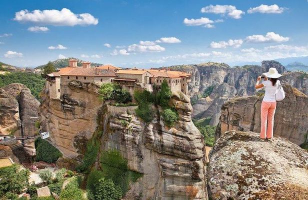 Full day Trip from Athens to Meteora