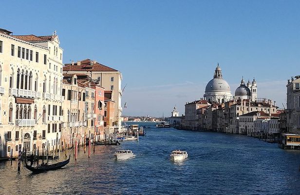 Venice Treasure Hunt for Groups of Friends, Team Building & Company Incentives