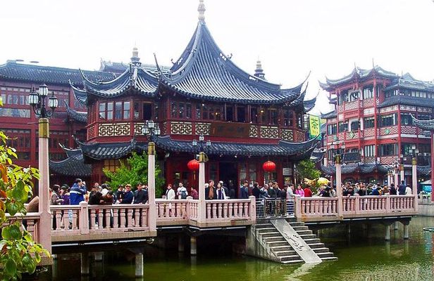 Shanghai Shore Excursion: Private Full-Day City Sightseeing Tour Including Jade Buddha Temple