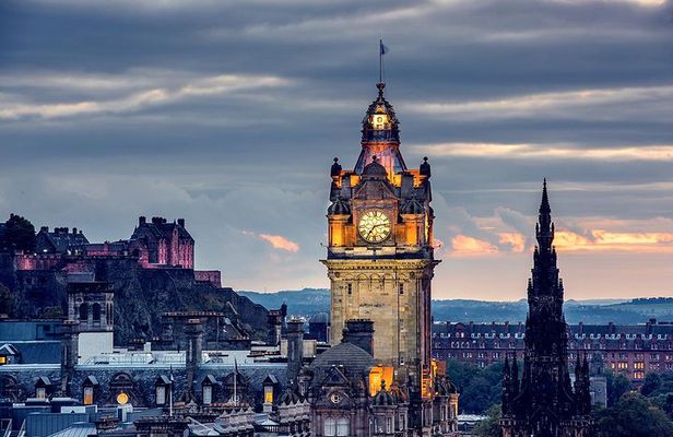 Edinburgh Darkside Walking Tour: Mysteries, Murder and Legends