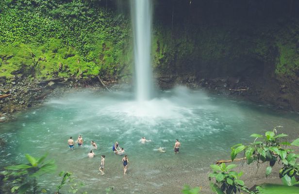 La Fortuna Waterfall Park & Farm to Table Lunch