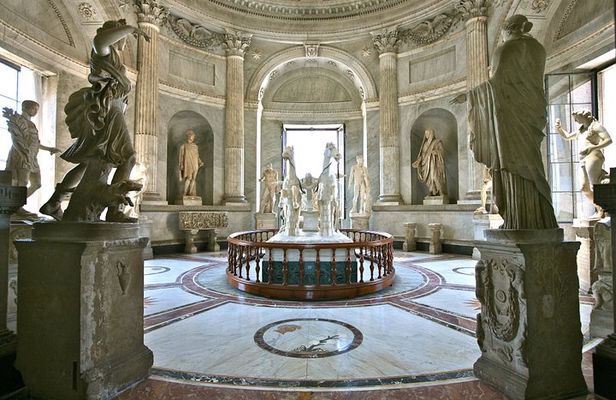 Skip-the-line Vatican, Sistine Chapel & St Peters Tour- Semi-Private 8ppl Max