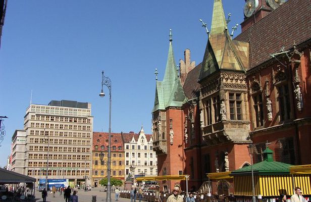 Wroclaw with licensed guide, 2 hours, professional and humorous!