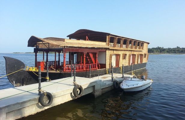 Guided City Tour in Pondicherry with complimentary refreshments