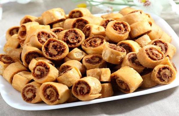 Food walking tour in Pune to stimulate your taste buds