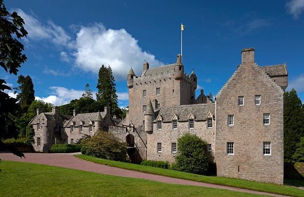 Cawdor Castle, Clava cairns and Culloden Battlefield