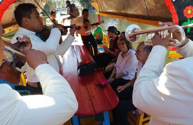Private Tour: Xochimilco, Coyoacan and Frida Kahlo Museum