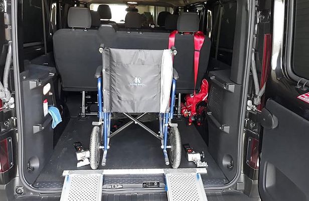 Santorini without Barriers: Accessible 5-Hour Highlights Tour