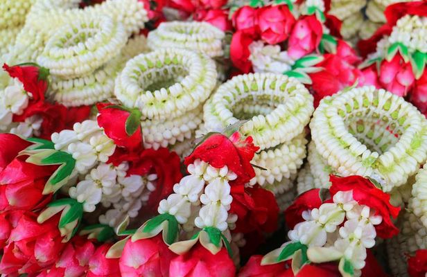 Bangkok Flower Market & Thai Floral Art (Social Impact Private Tour +AR)