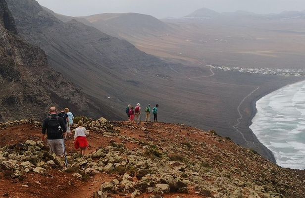 The Northern Cliffs & Valleys hiking tour