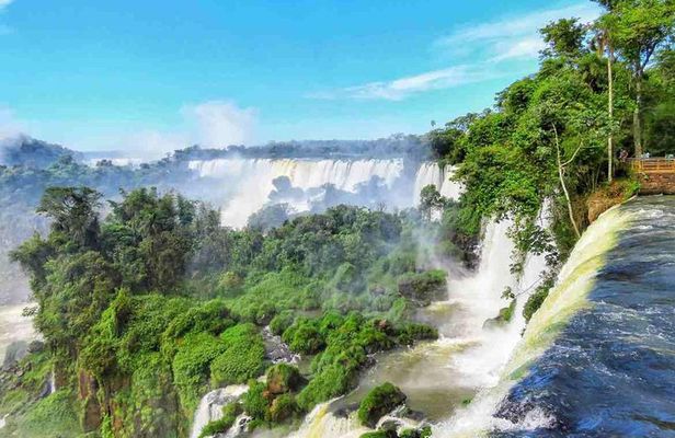 Private Full-Day Iguazu Falls Tour with Airfare from Buenos Aires
