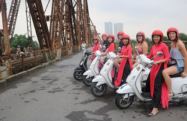 Vespa City Tour &Train Street Female With Ao Dai Riders 4,5 Hours