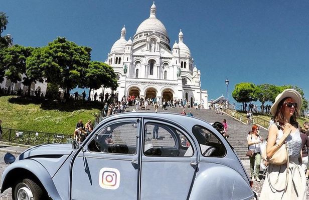 Discovery of Montmartre in a 2CV - 45 min