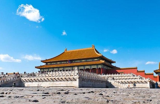 Beijing's Forbidden City with Special Viewing of Treasure Gallery and the Great Wall Ruins at Badaling