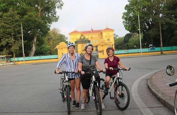 A Glimpse Of Hanoi ,Cultures, History, Backstreet, Train Street