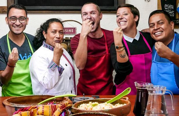 Authentic Guatemalan Cooking Class in Antigua