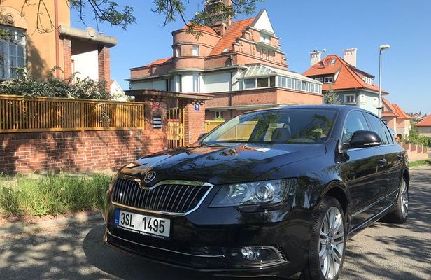 Private Day Trip from Prague to Vienna for up to 4 people
