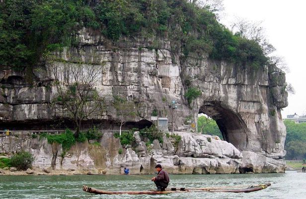 Private Guilin Full Day Tour including Fubo Hill, Reed Flute Cave, Elephant Hill and Seven Star Park