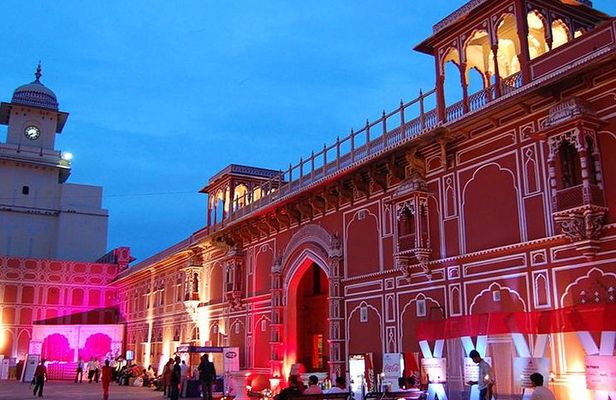 Private Custom Tour: Jaipur Sightseeing with guide