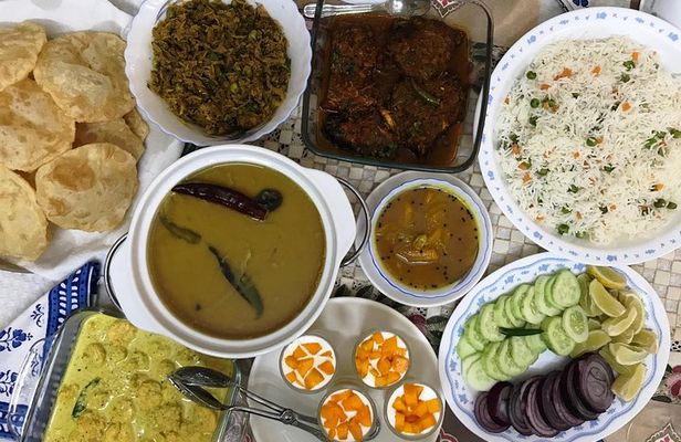 Authentic Bengali Cooking Class in a Local Kolkata Home