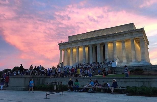 Monuments and Memorials Architectural Walking Tour
