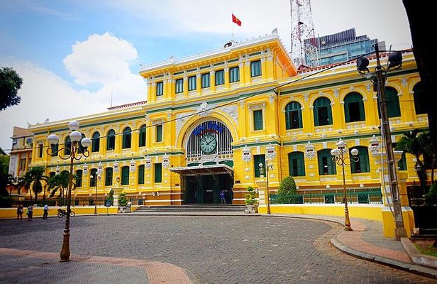 City explore combined with Food taste, Private tour on motorbike 