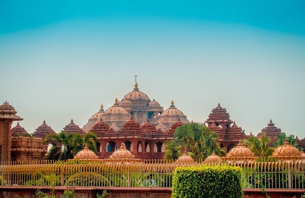 Mughal Heritage Tour Including Lodhi Garden, Humayun Tomb and Akshardham Temple