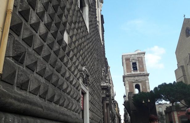 Naples Stress-Free Tour: Between Mystery, Legends & History