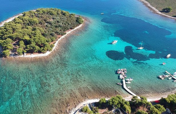 Blue Lagoon Half day Adventure - Private speedboat tour