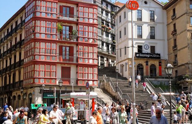 Bilbao Highlights Walking Tour with a Local Guide