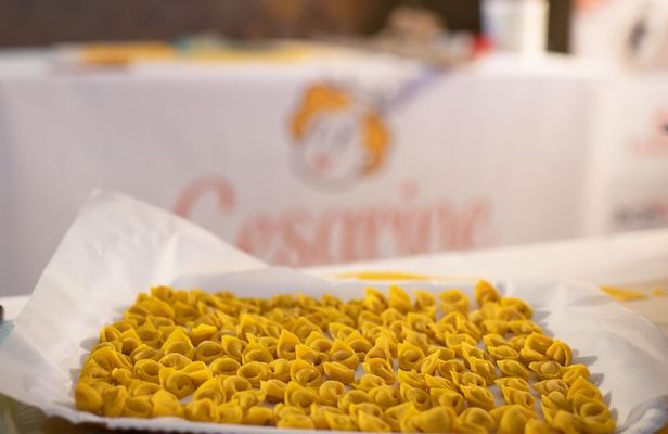 Cesarine: Small group Tortellini Class at Local's Home in Bologna