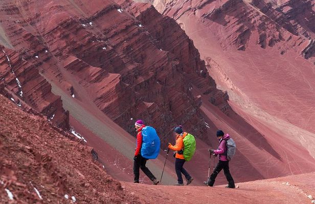 2-Day Trek to Rainbow Mountain from Cusco with Exclusive Mountain Camps