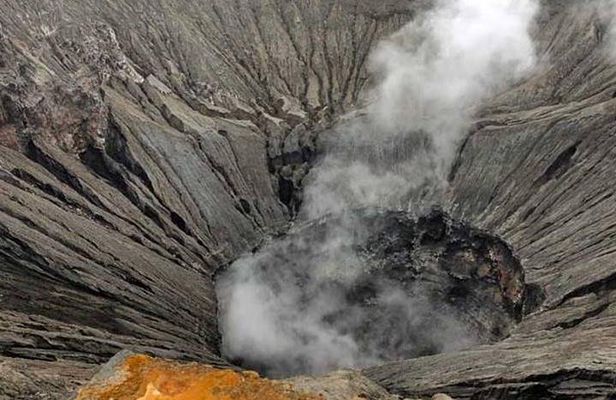 Active Volcanoes Bromo and Ijen - Start Surabaya 3 Days and 2 Nights