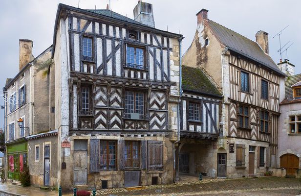 Burgundy Wine Tasting Small-Group Tour in Chablis from Paris