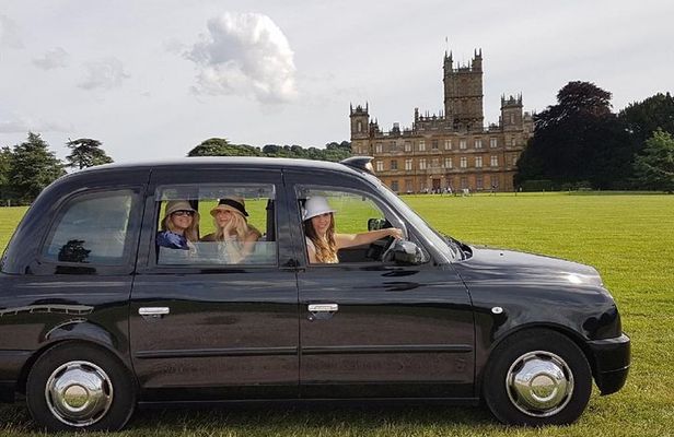 Downton Abbey and Castle Taxi Tour from London with Hotel Pickup