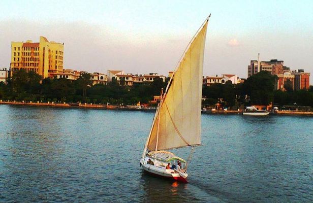 2 Hours Felucca Ride on the Nile River from Cairo With Lunch