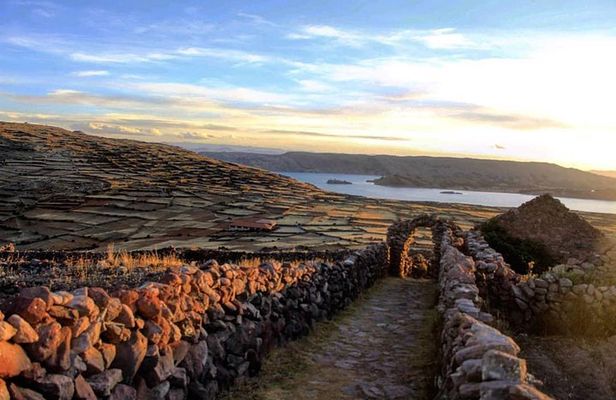 Tour Uros, Amantani, and Taquile Islands in 2 Days with Homestay