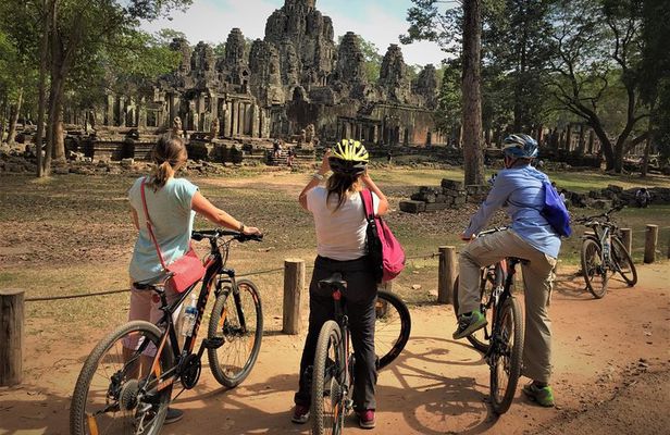Angkor Wat Private bike tour avoid the crowds