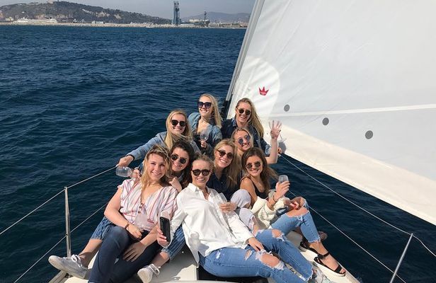 Barcelona Sailing Cruise with Light Snacks and Open Bar
