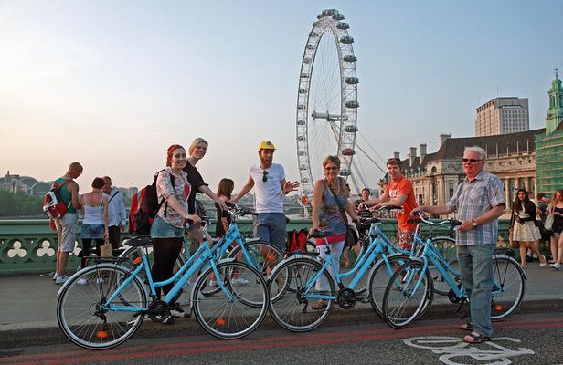 The Classic Highlights Bike Tour with a local guide