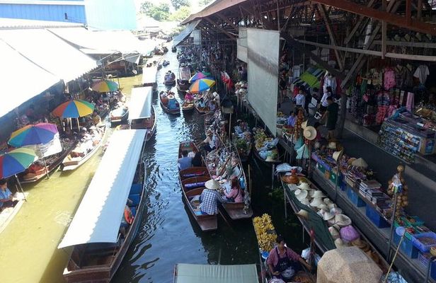 Damnoen Saduak Floating Market & Paddle Boat Adventure