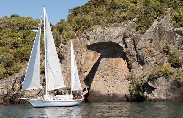 Maori Rock Carvings Eco Sailing Taupo