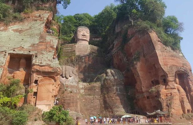 Mt Emei and Giant Buddha 2 Days Tour