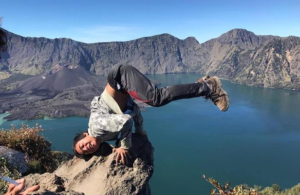 Mt Rinjani Trekking 2 Days 1 Night (Senaru Crater Rim)