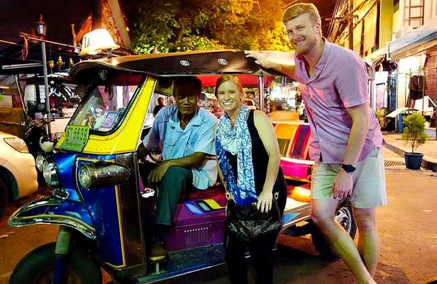 Private - Bangkok TUKTUK Tour by Night incl. snack and cold drink
