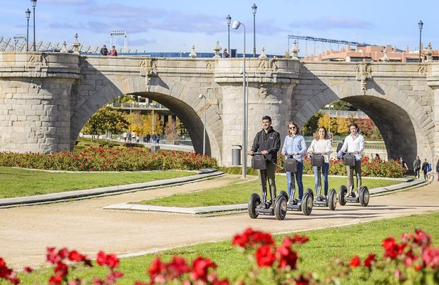 Madrid Segway Highlights & Retiro Park Tour
