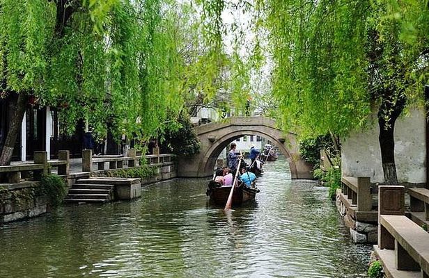 Tongli and Zhouzhuang Water Town Private Day Tour from Suzhou