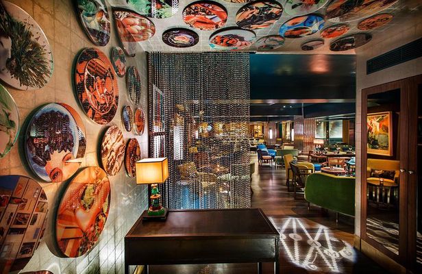 Private Shanghai Foodie Adventures with Rooftop Bar Hopping