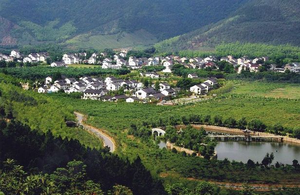 Suzhou Eco Village Private Day Tour with Lunch and Hot Spring Spa
